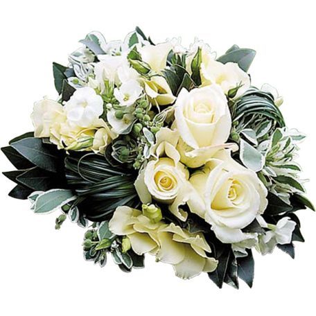 Votre bouquet de mariée composé de roses blanches , fleurettes de saison et feuillage travaillé.