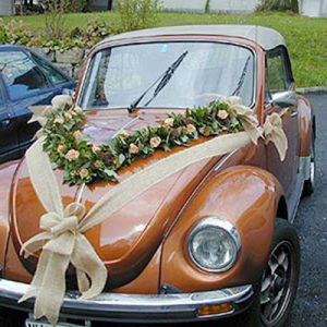 Décoration de voiture pour votre mariage Grand choix de décorations pour voiture de mariée réalisées sur mesure en fonction des couleurs et du thème du mariage